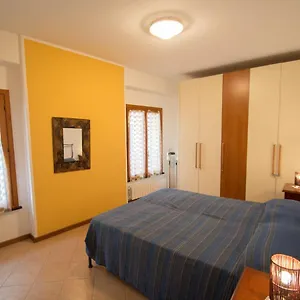 ampio-bilocale-ristrutturato-a-30-mt-dal-mare.hotelitalianriviera.com/